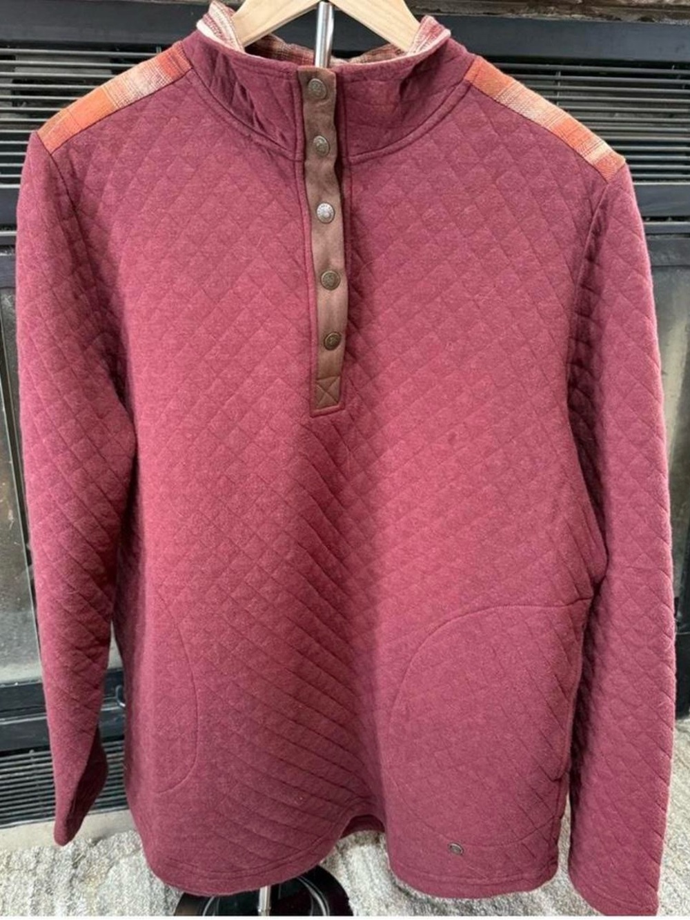 Women’s Legendary Whitetails Maroon Quilted Pullover